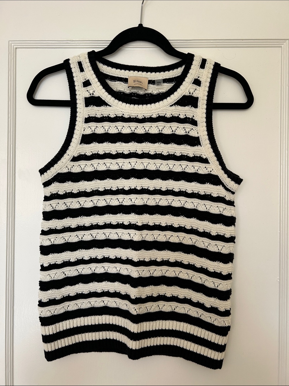 Tahari Black & White Striped Knit Sleeveless Sweater - Size M
